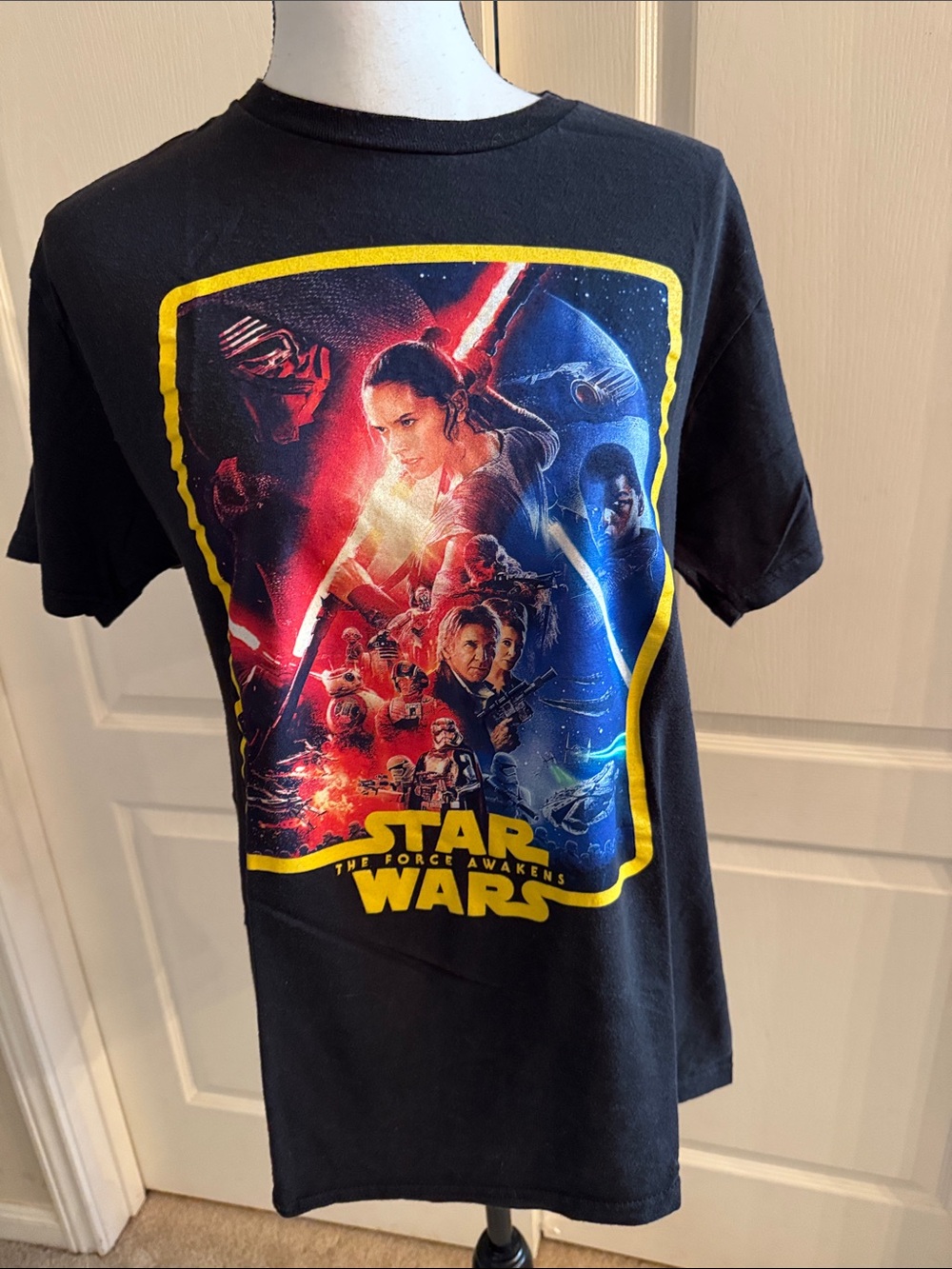 Star Wars - The Force Awakens Graphic Tee - Size Large